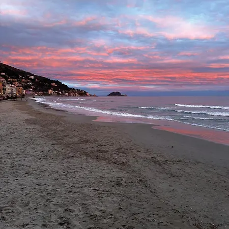 Affittacamere Molo Di Luxury Alassio